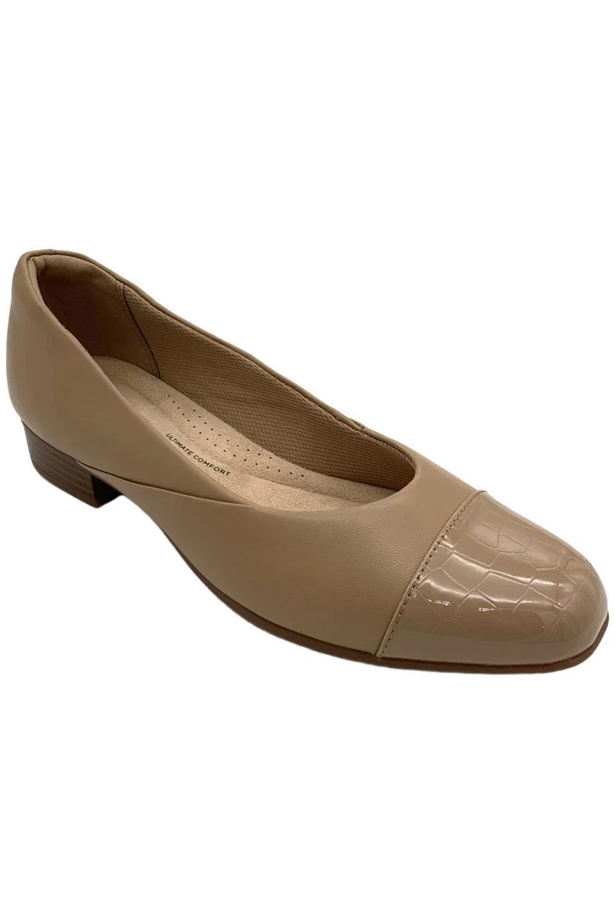 Clarks Women's Juliet Rise Slip-On Leather Ballet Flats Warm Beige - Narrow